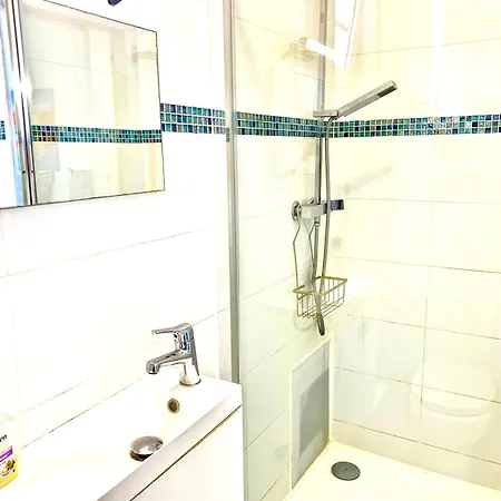 14 Persons * La Ciotat