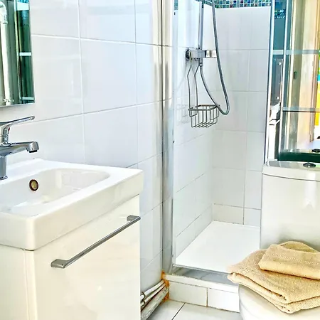 14 Persons La Ciotat